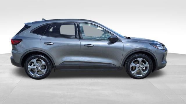 Used 2025 Ford Escape ST-Line image 12