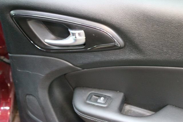Used 2016 Chrysler 200 S AWD/4WD image 13