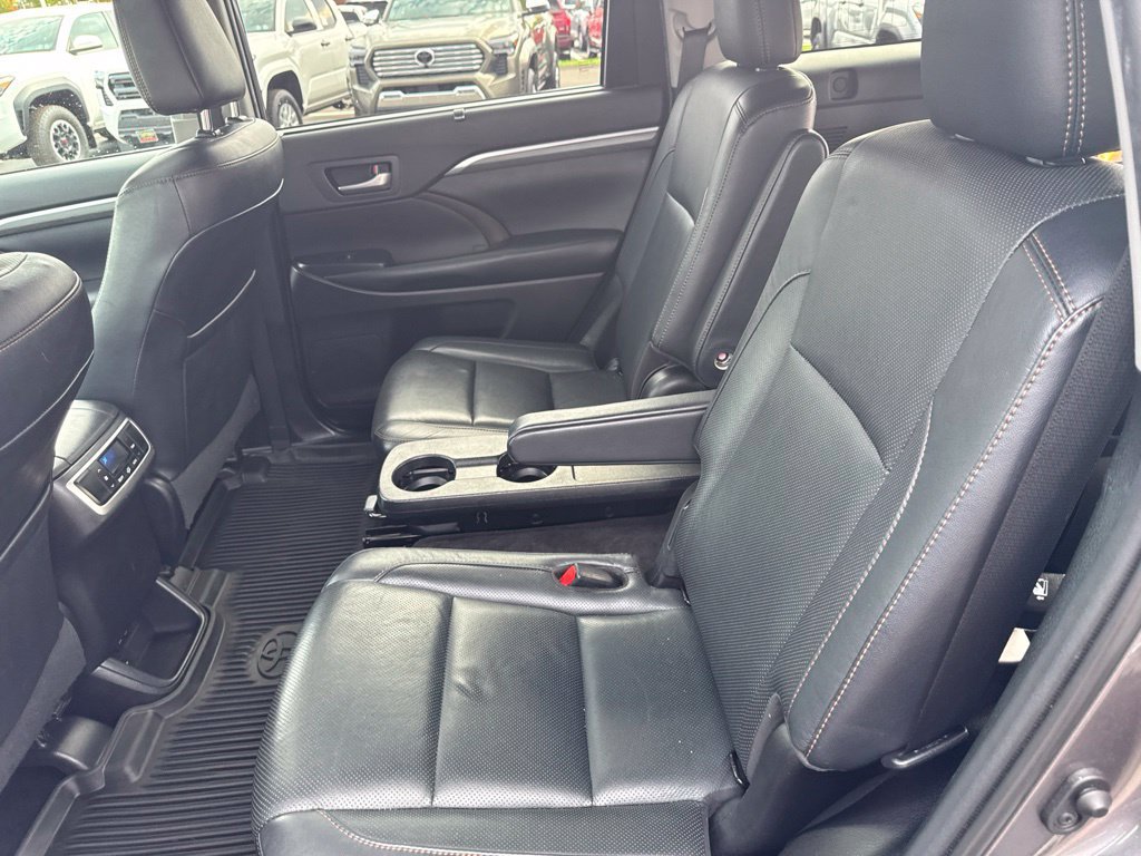 Used 2019 Toyota Highlander Limited AWD/4WD image 11