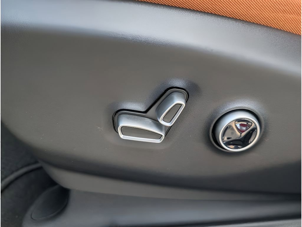 New 2026 Chrysler Pacifica Pinnacle image 16