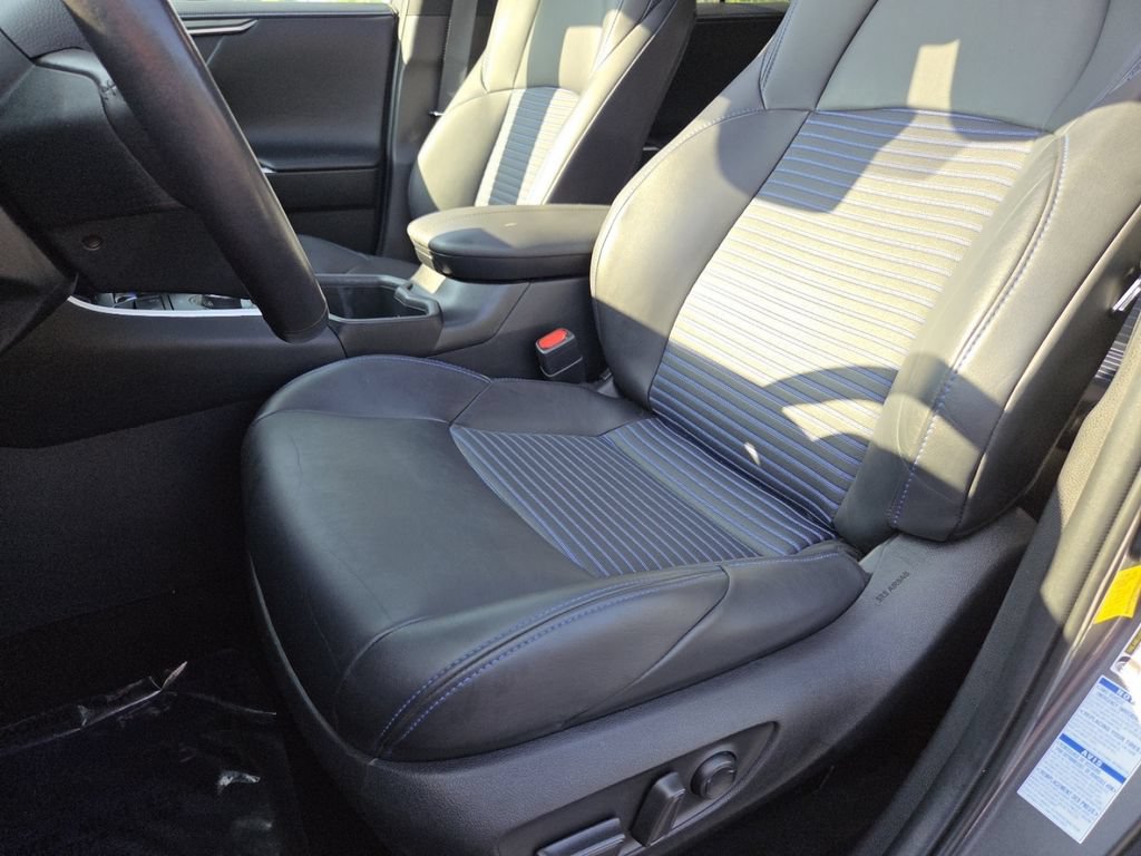 Used 2022 Toyota RAV4 XSE AWD/4WD image 30