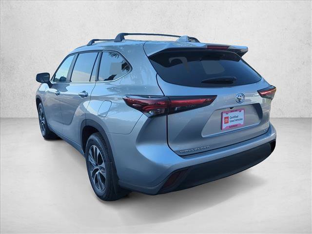 Certified 2025 Toyota Highlander XLE FWD image 8