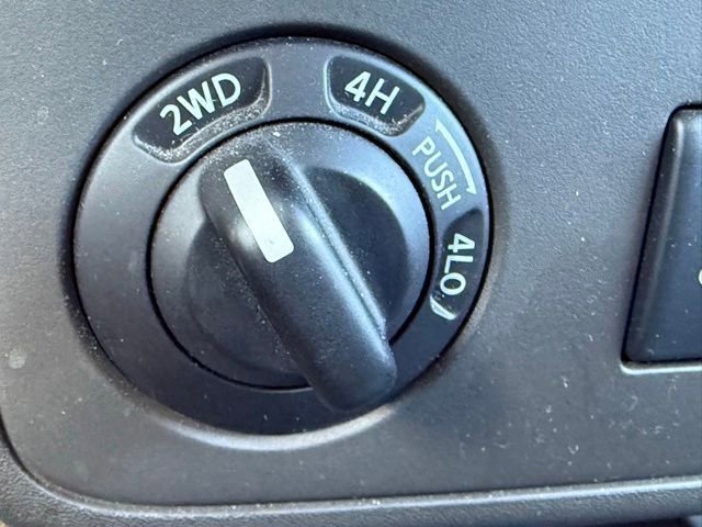 Used 2012 Nissan Xterra PRO-4X w/ Pro-4x Leather Pkg AWD/4WD image 14