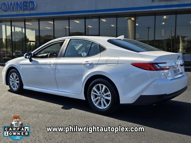 Used 2025 Toyota Camry LE FWD image 5
