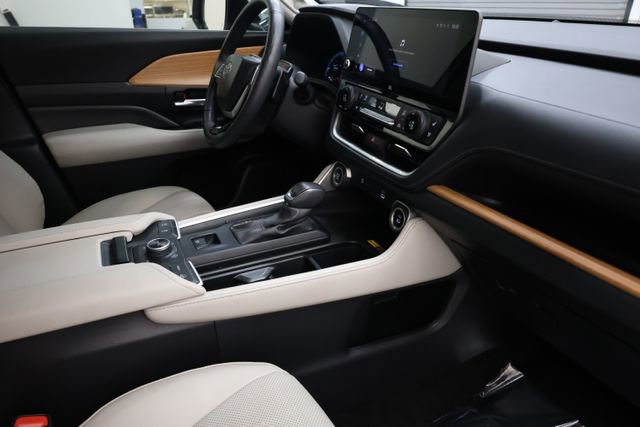 Used 2024 Toyota Grand Highlander Platinum image 36
