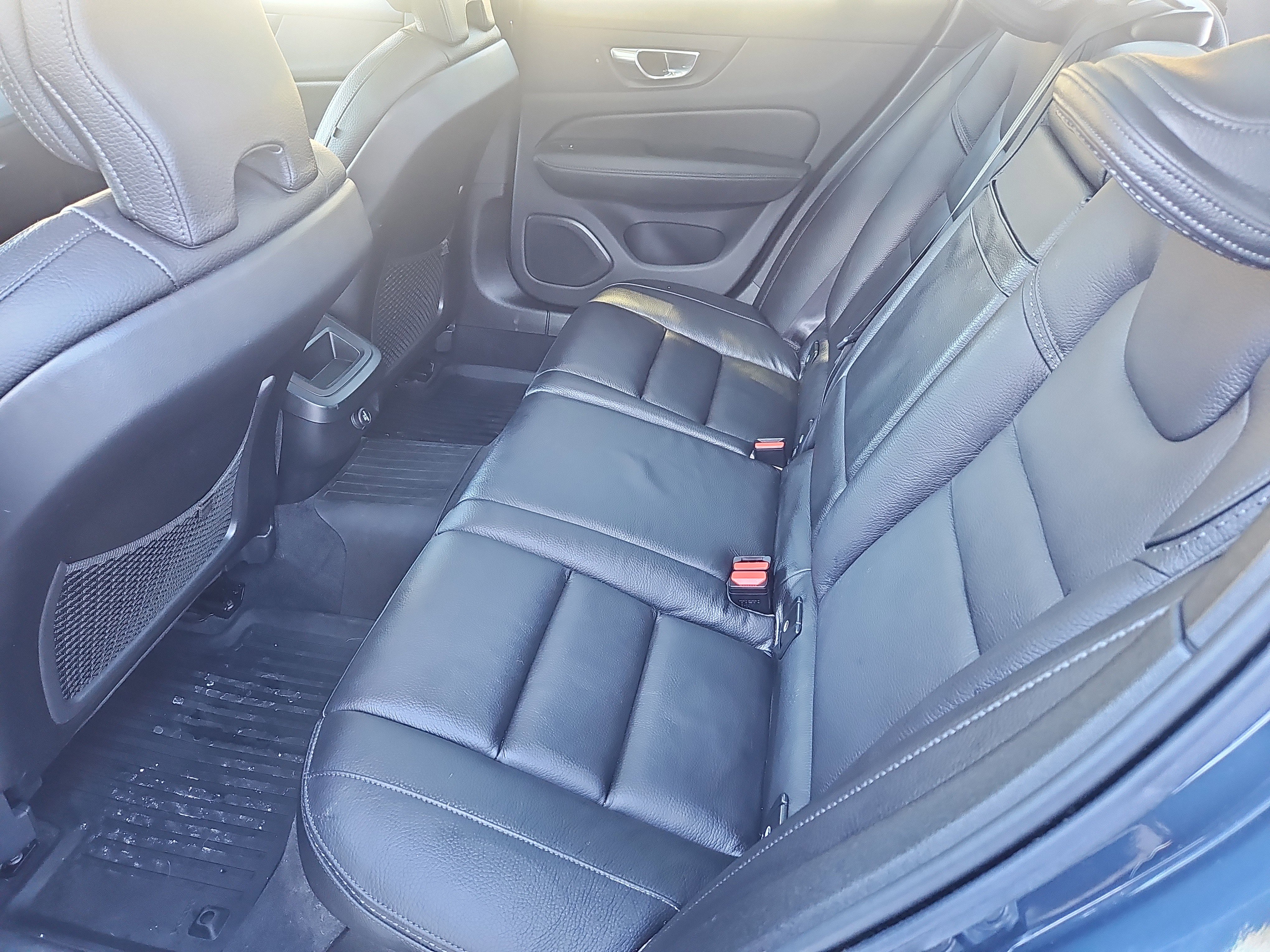 Used 2020 Volvo V60 T5 Cross Country w/ Protection Package Premier image 34