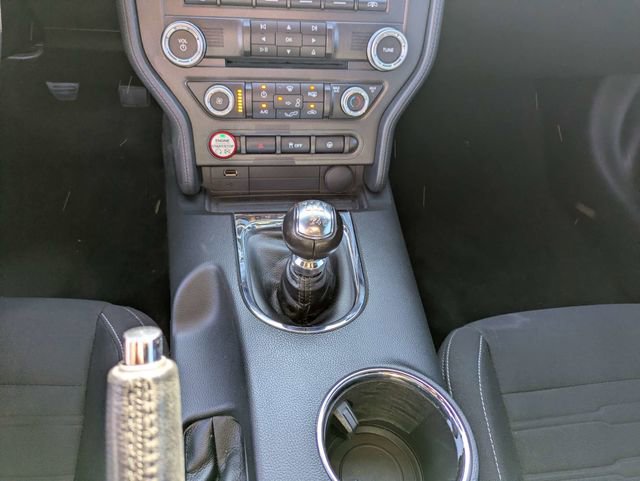 Used 2017 Ford Mustang GT w/ GT Performance Package RWD image 19