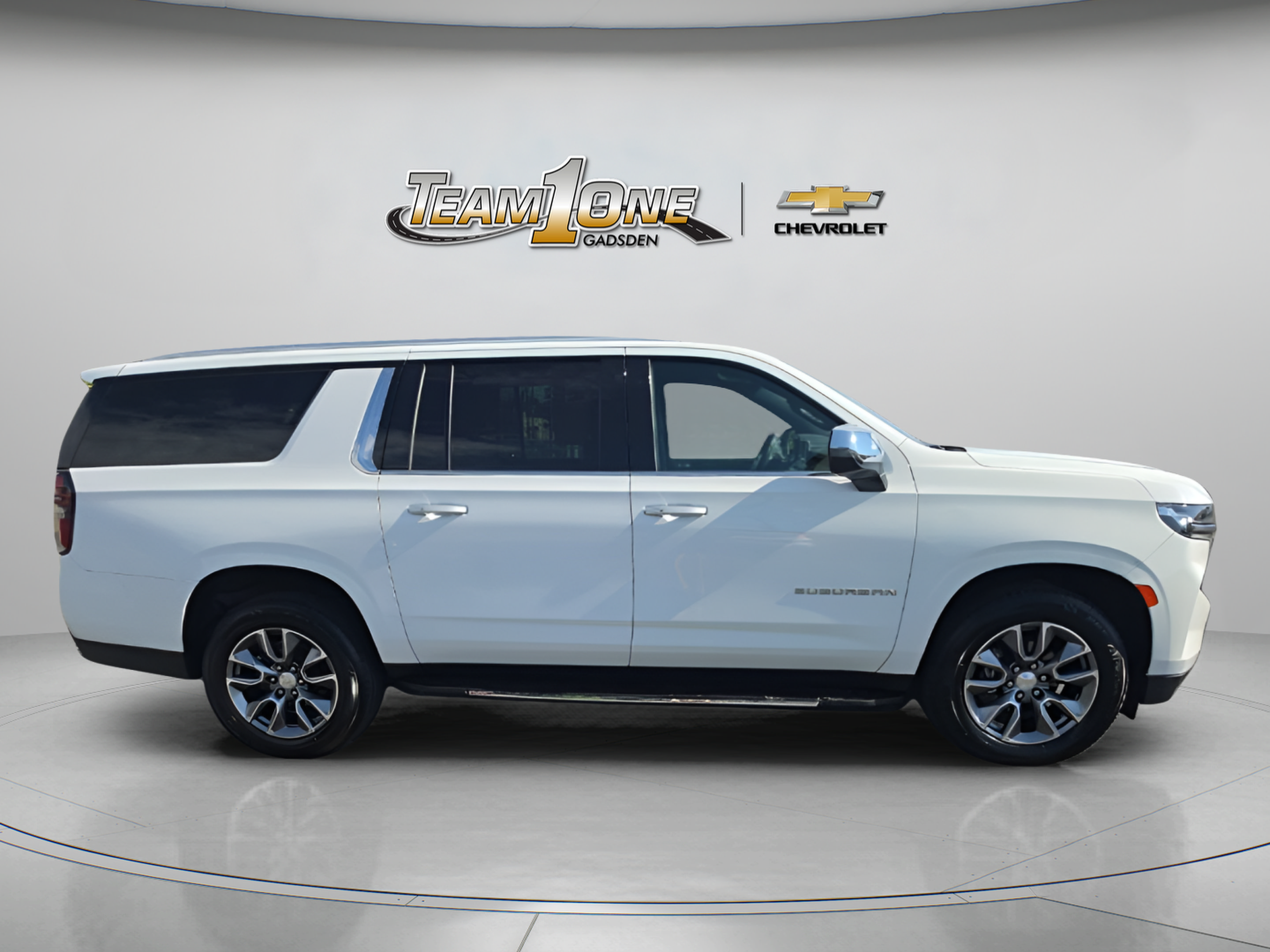 Used 2023 Chevrolet Suburban Premier AWD/4WD image 9