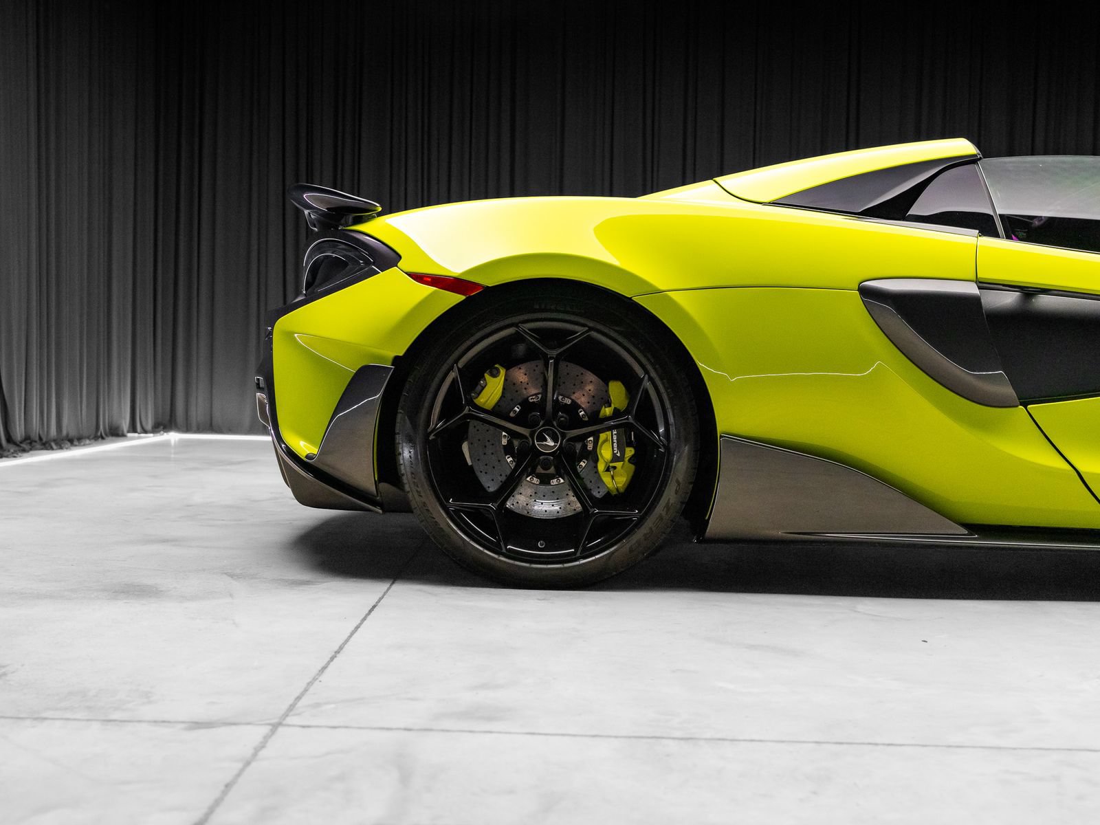 Used 2020 McLaren 600LT Spider RWD image 33