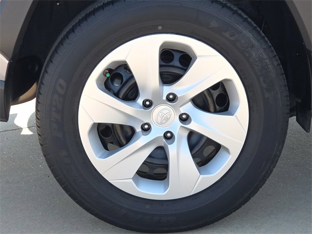 Used 2024 Toyota RAV4 LE image 9
