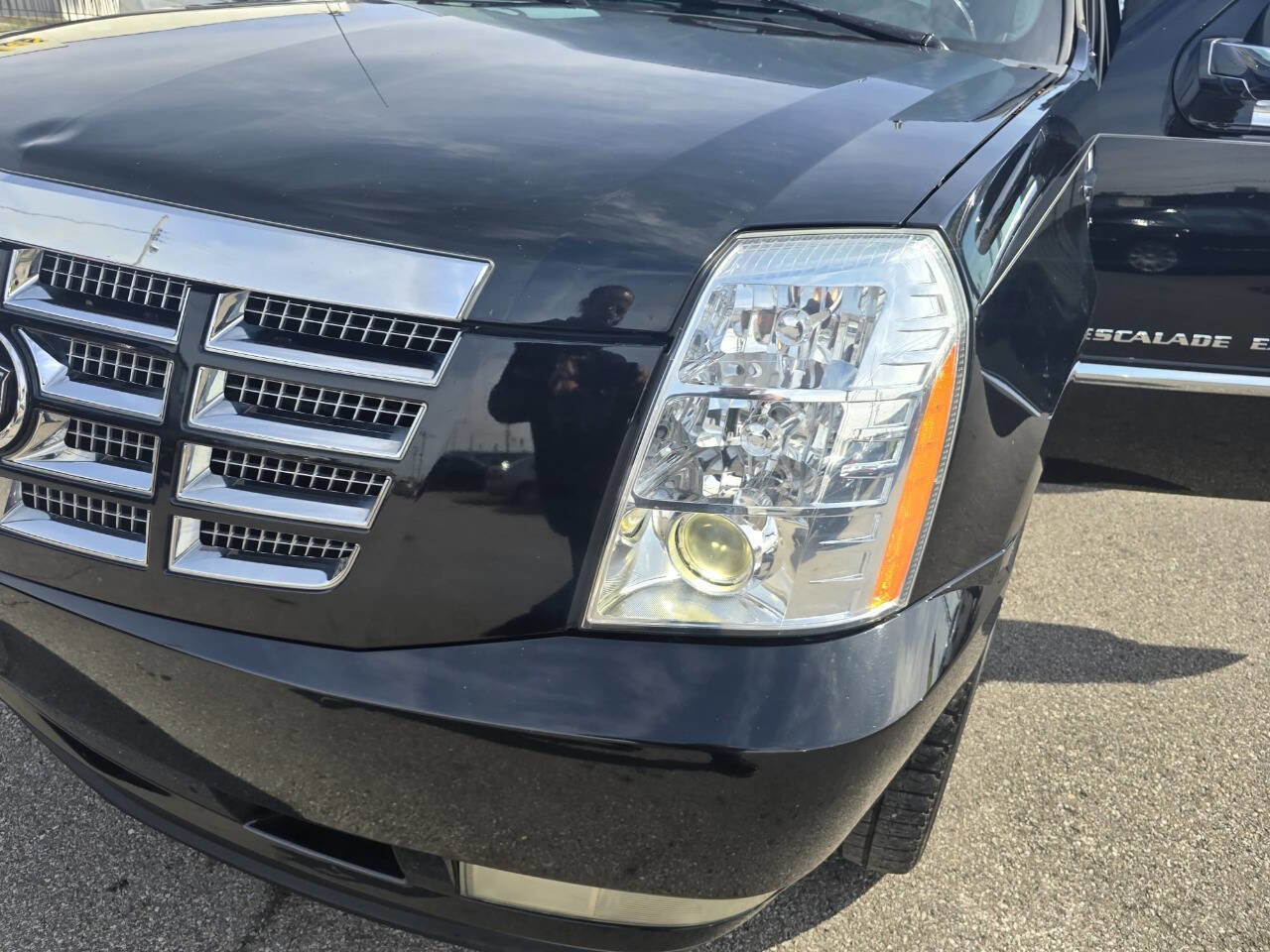 Used 2008 Cadillac Escalade EXT image 39