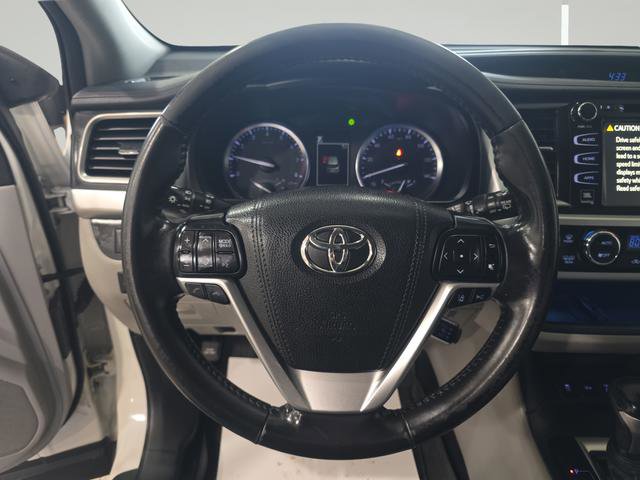 Used 2018 Toyota Highlander Limited AWD/4WD image 14