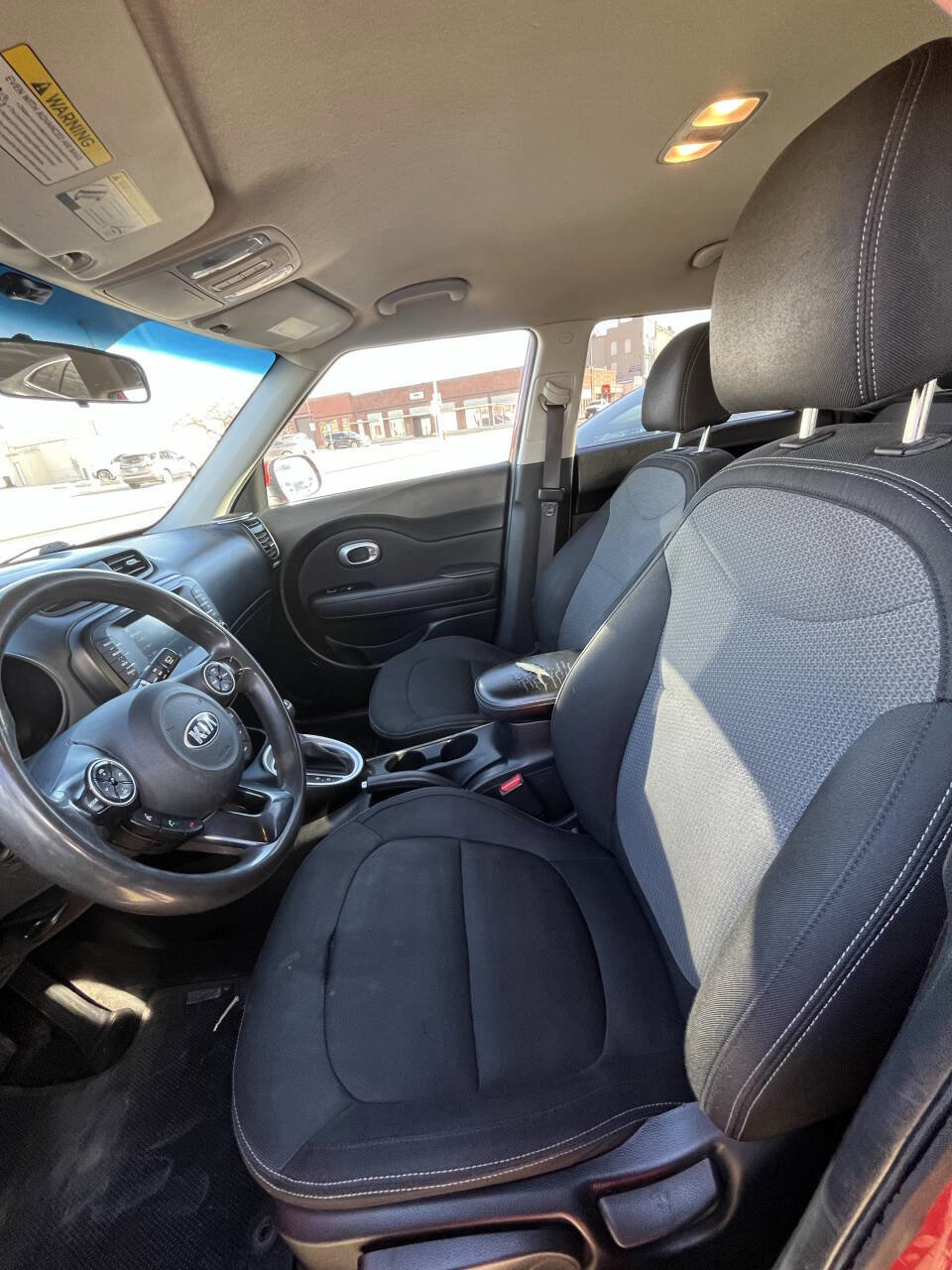Used 2018 Kia Soul + FWD image 27