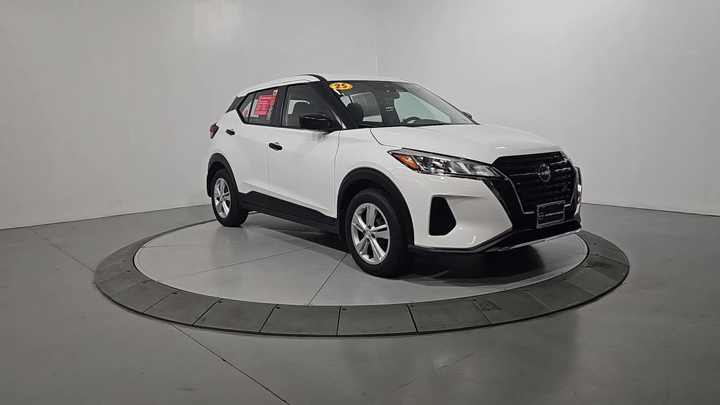Certified 2025 Nissan Kicks Play S FWD image 9