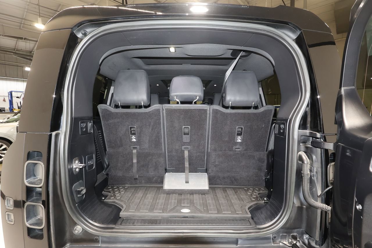 Used 2023 Land Rover Defender 130 X image 25