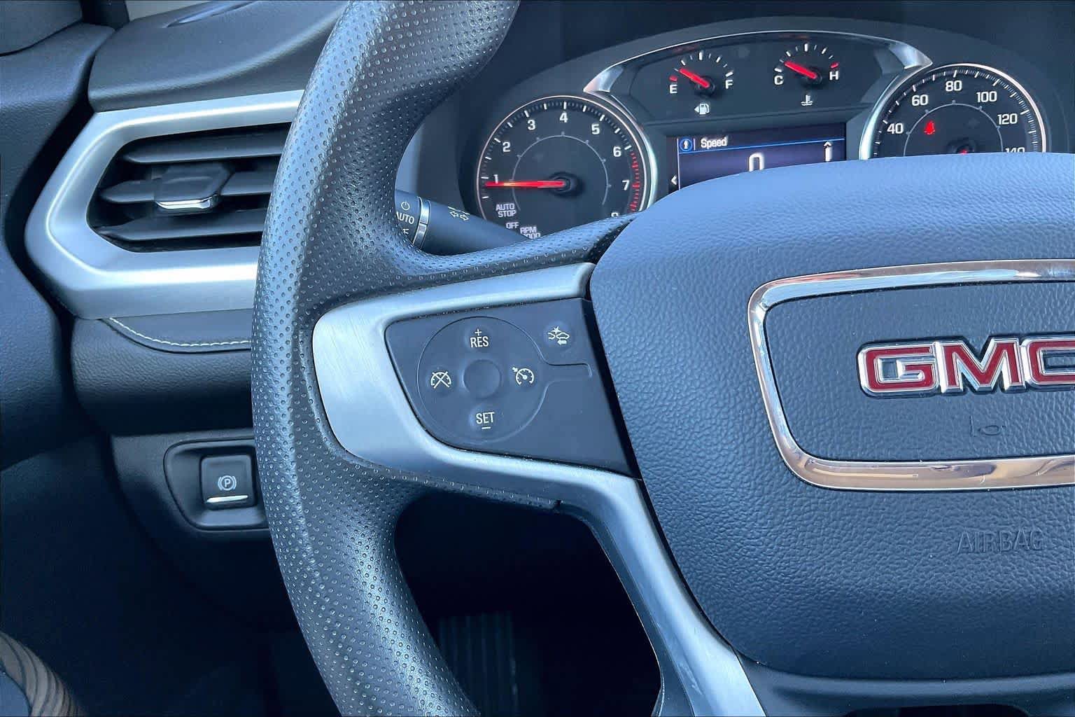 Used 2023 GMC Acadia SLE FWD image 23