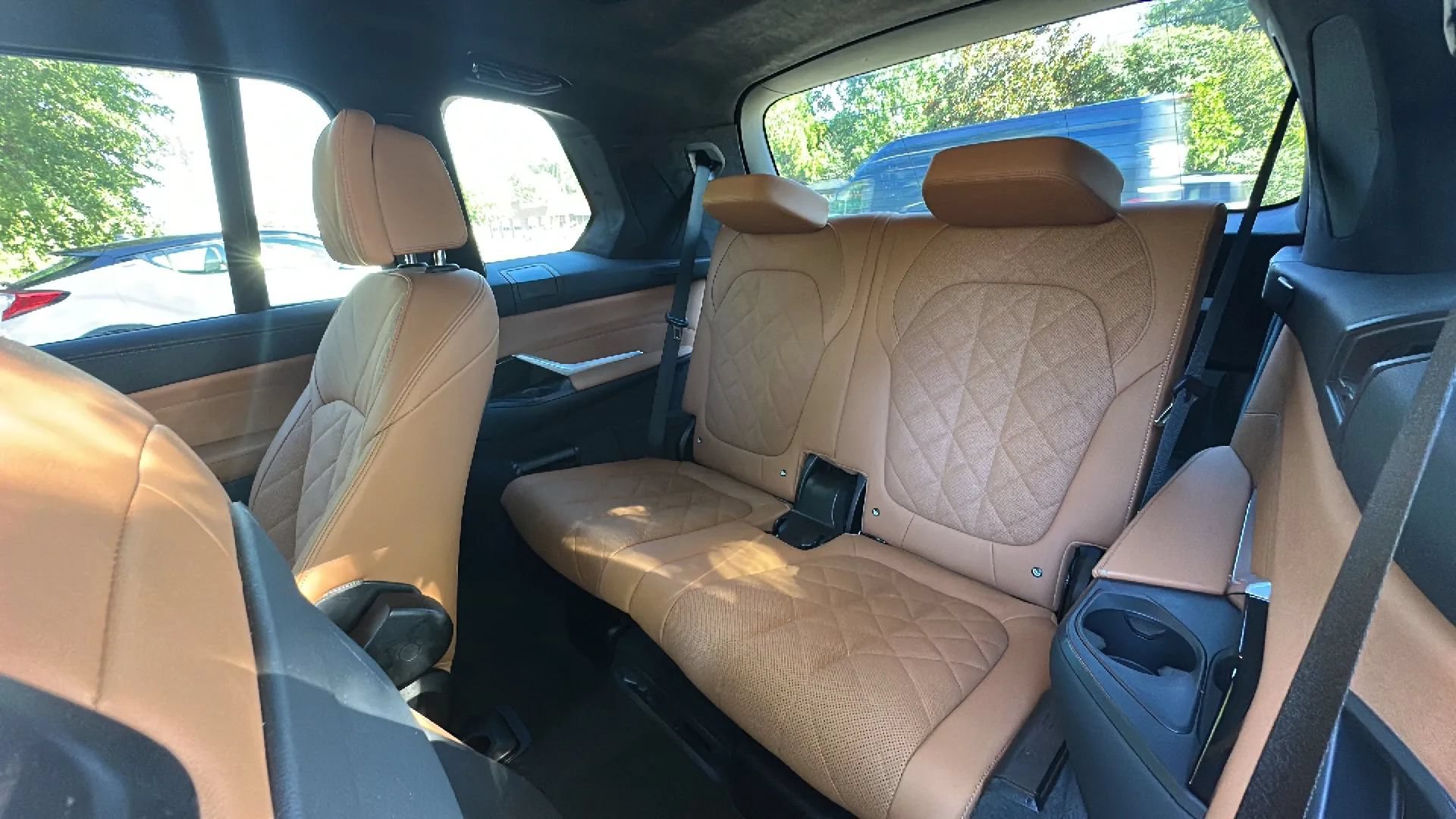 Used 2024 BMW X7 xDrive40i w/ M Sport Package AWD/4WD image 12