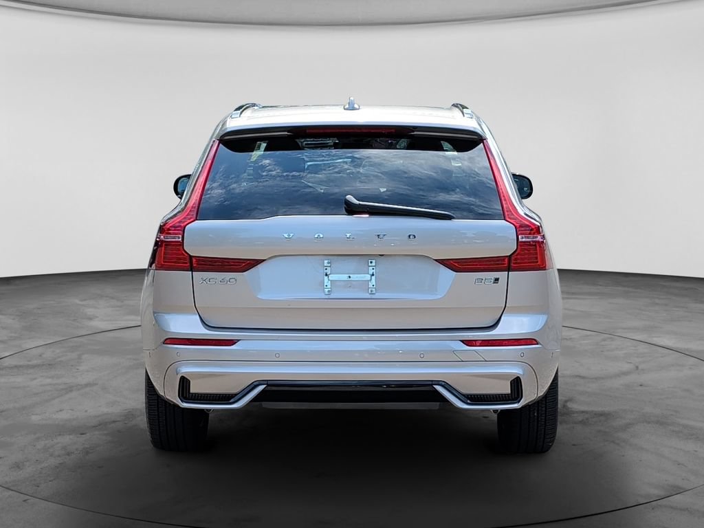 Used 2025 Volvo XC60 B5 Plus AWD/4WD image 6
