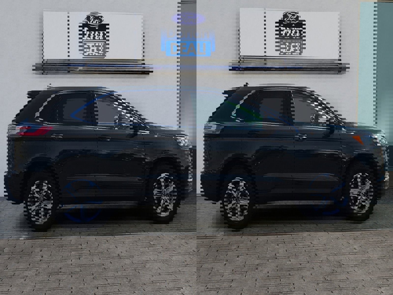 Used 2023 Ford Edge SEL w/ Convenience Package AWD/4WD image 2