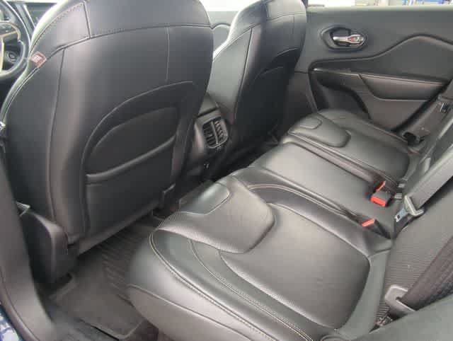 Used 2016 Jeep Cherokee Limited w/ Luxury Group AWD/4WD image 18