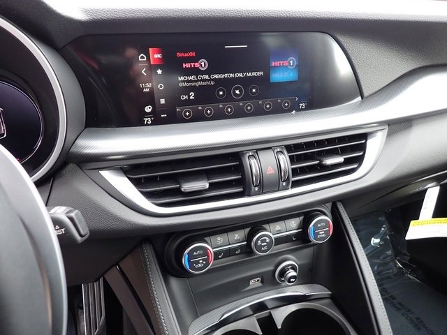 New 2025 Alfa Romeo Stelvio Sprint image 18