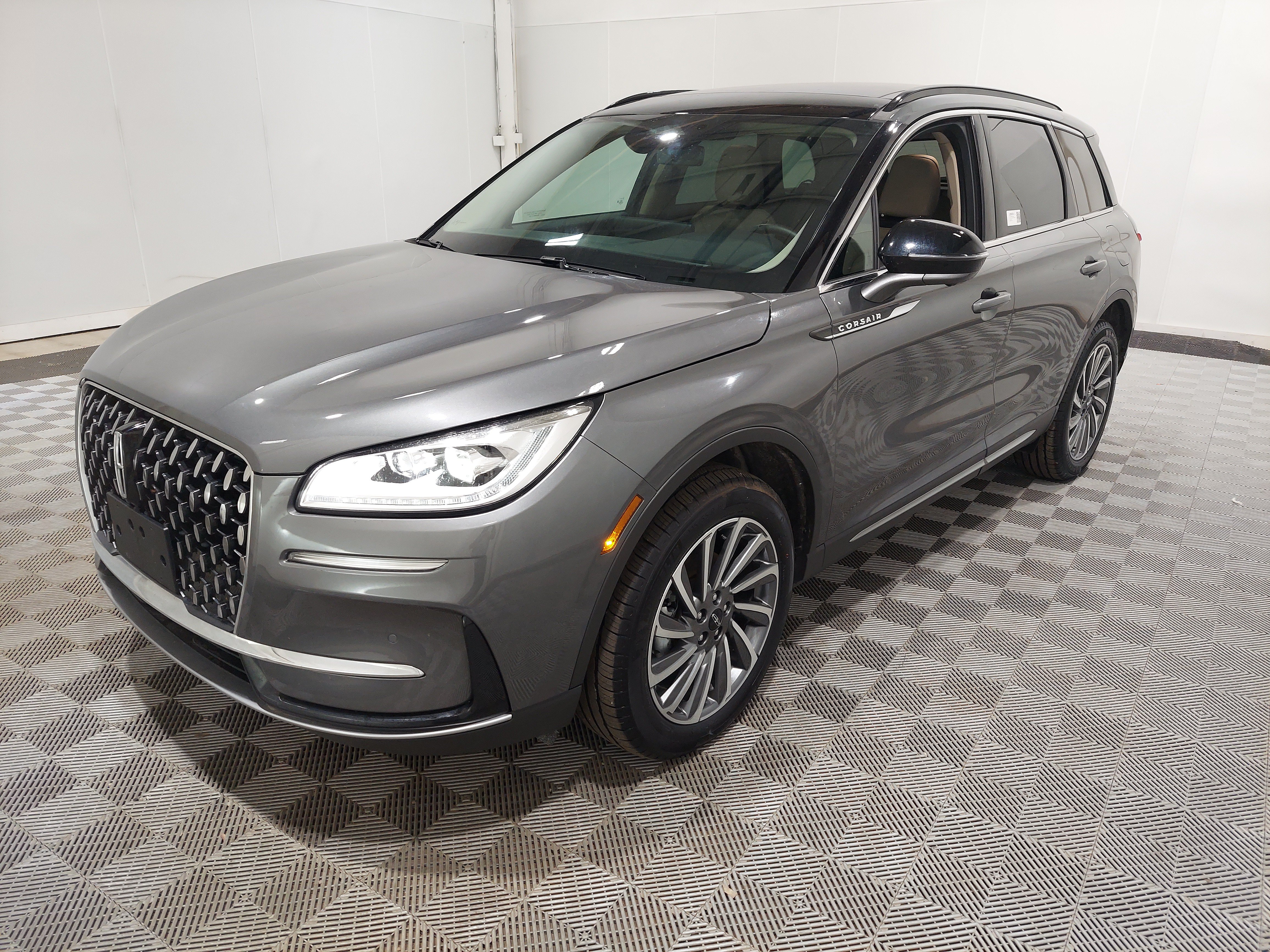 Used 2026 Lincoln Corsair Reserve AWD/4WD image 1