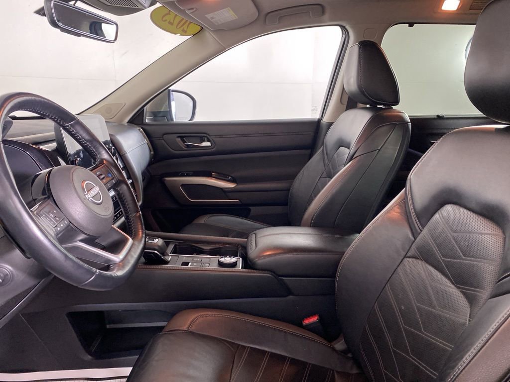 Used 2023 Nissan Pathfinder Platinum image 20