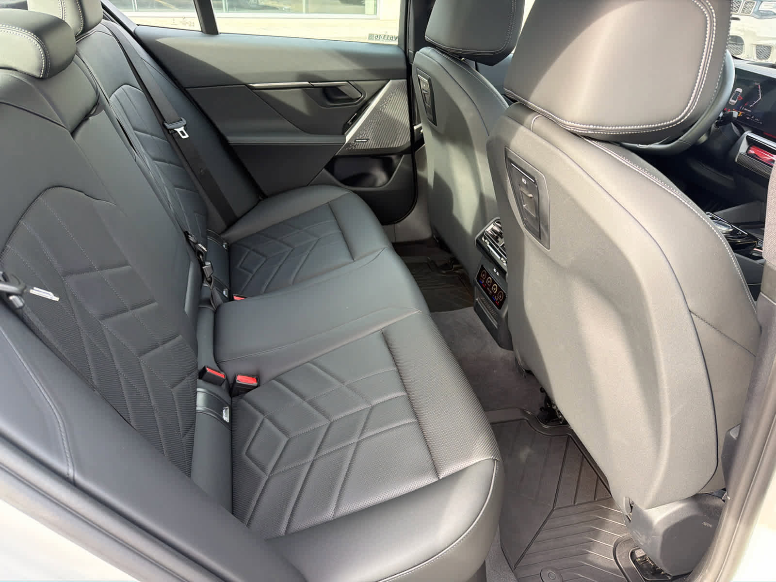 Certified 2026 BMW 550e xDrive AWD/4WD image 14