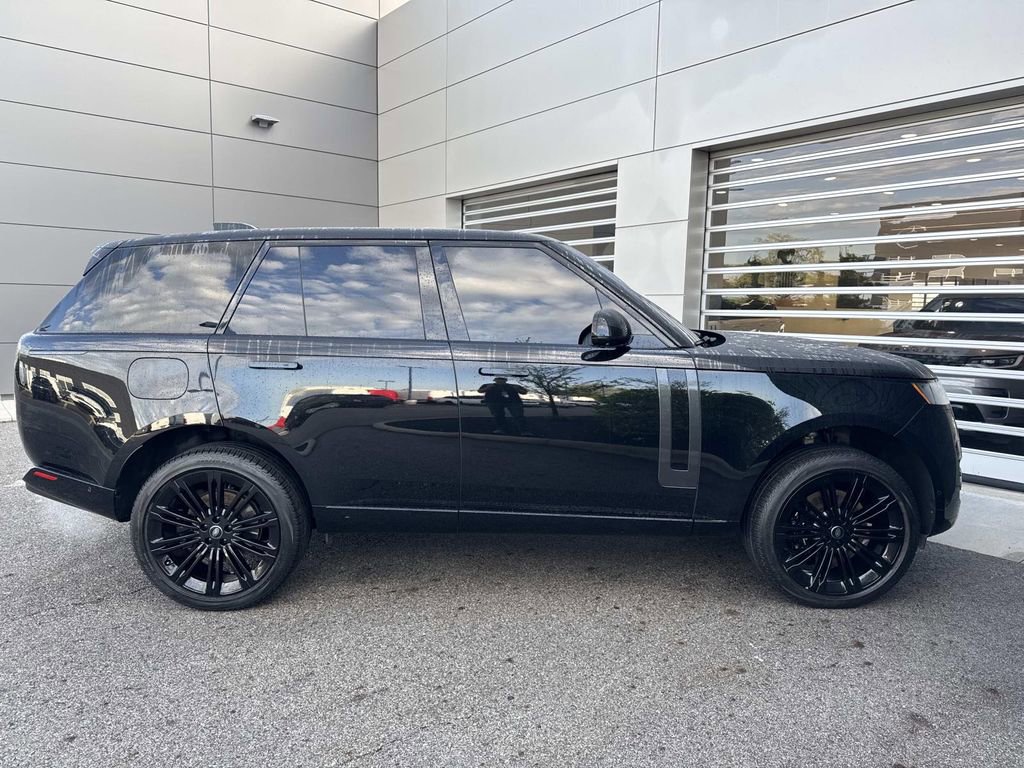 Certified 2023 Land Rover Range Rover SE AWD/4WD image 9