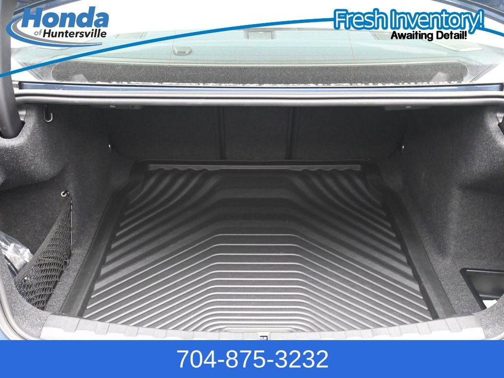 Used 2025 BMW 330i Sedan w/ M Sport Package RWD image 10