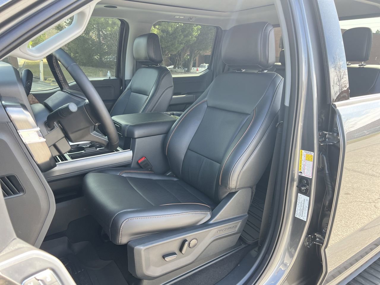 New 2025 Ford F350 Lariat w/ Lariat Ultimate Package image 21