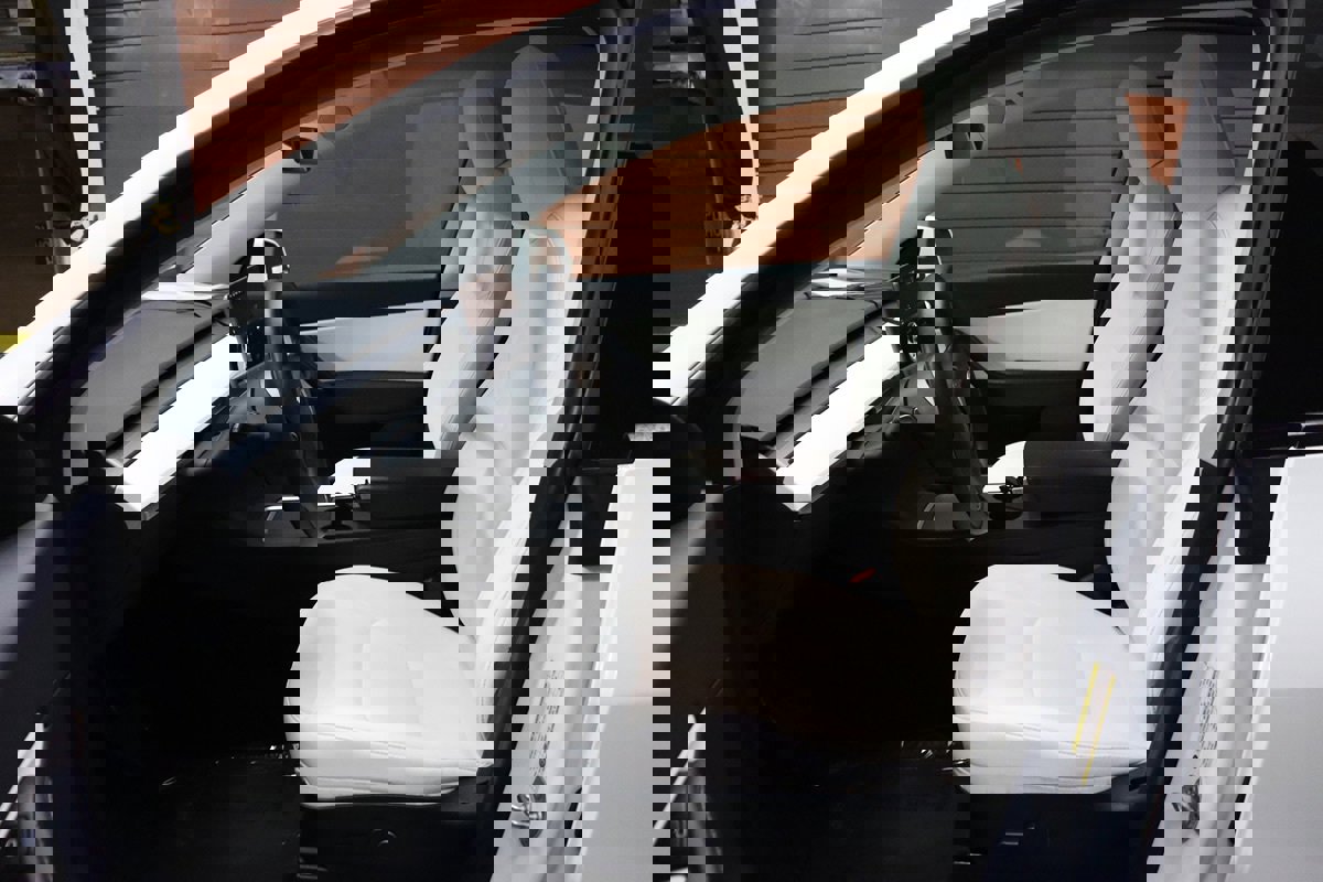 Used 2022 Tesla Model Y Long Range image 17