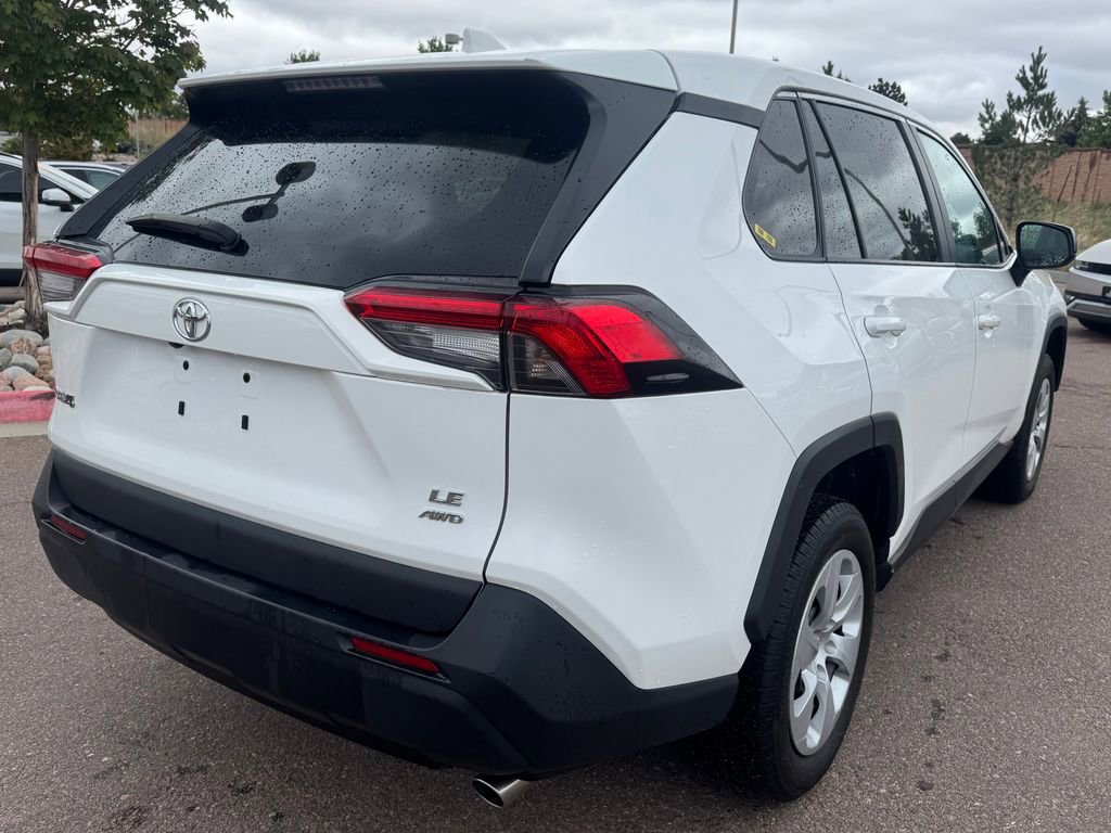 Used 2024 Toyota RAV4 LE AWD/4WD image 6