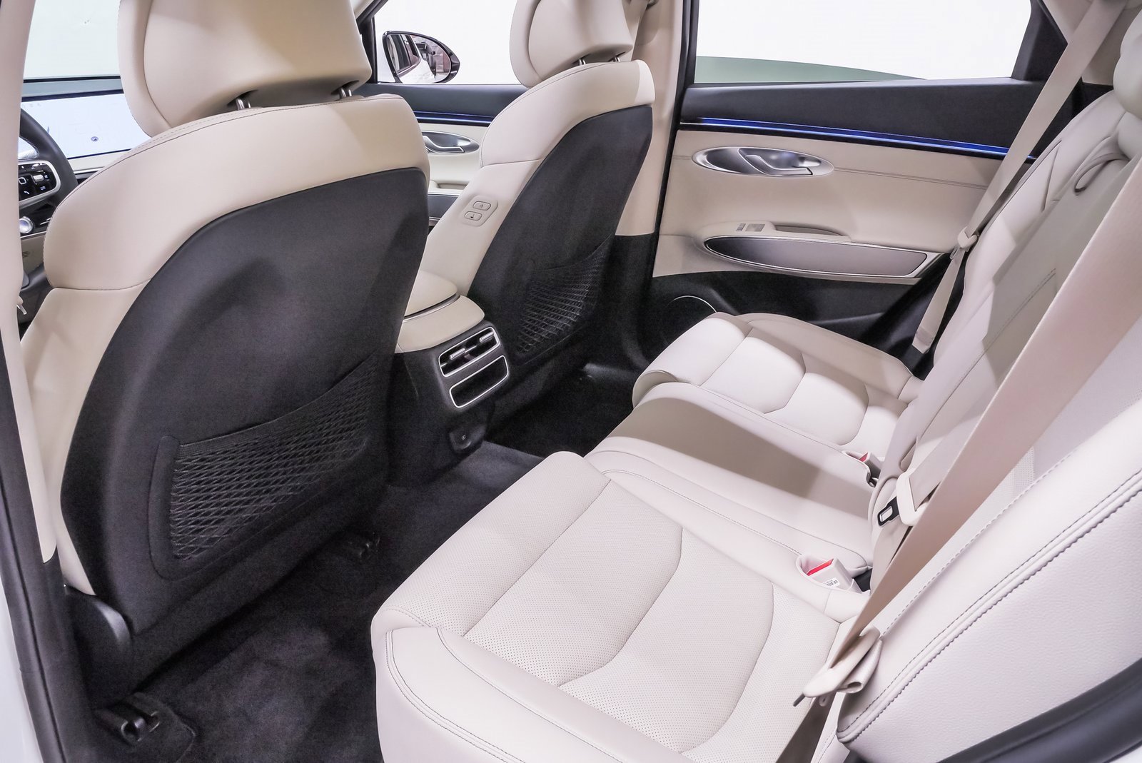 Certified 2026 Genesis GV70 2.5T Select image 11