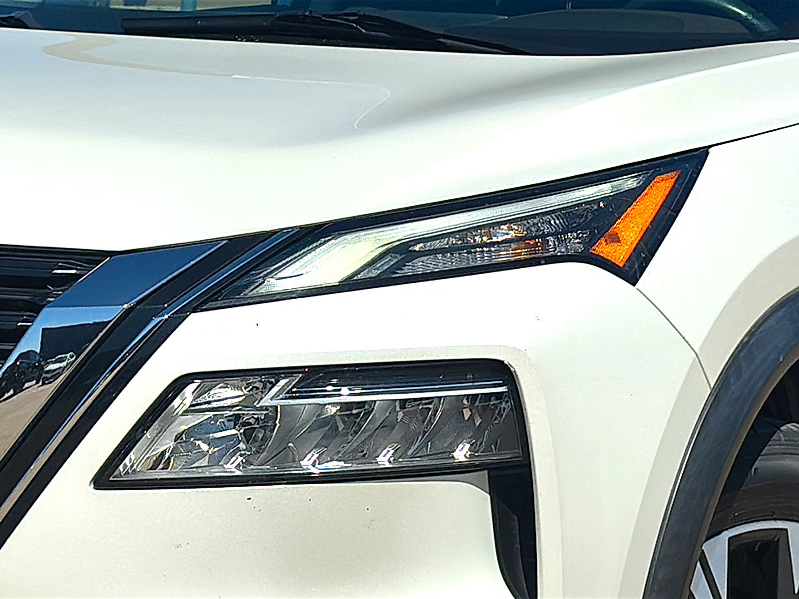 Used 2021 Nissan Rogue SV w/ Premium Package image 4