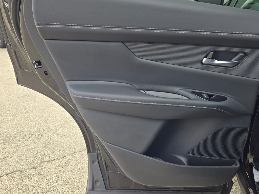 Used 2025 Nissan Murano SL AWD/4WD image 23