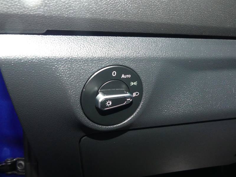 Used 2024 Volkswagen Jetta SE FWD image 29