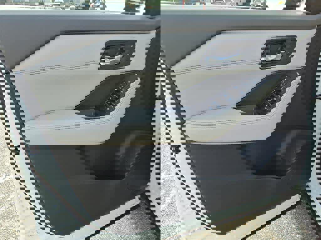 Certified 2023 Nissan Rogue SL w/ SL Premium Package image 10