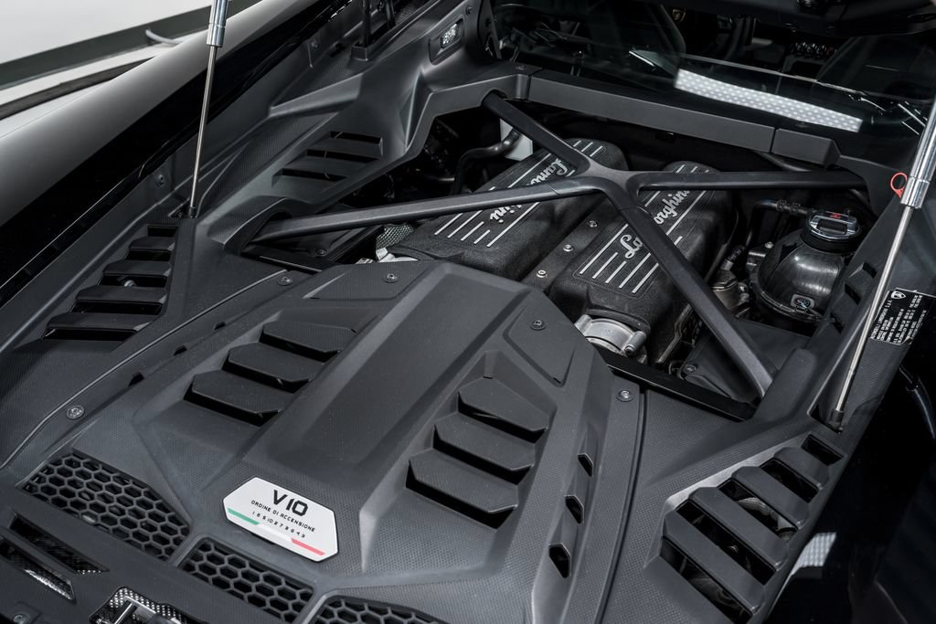 Used 2020 Lamborghini Huracan EVO RWD image 52