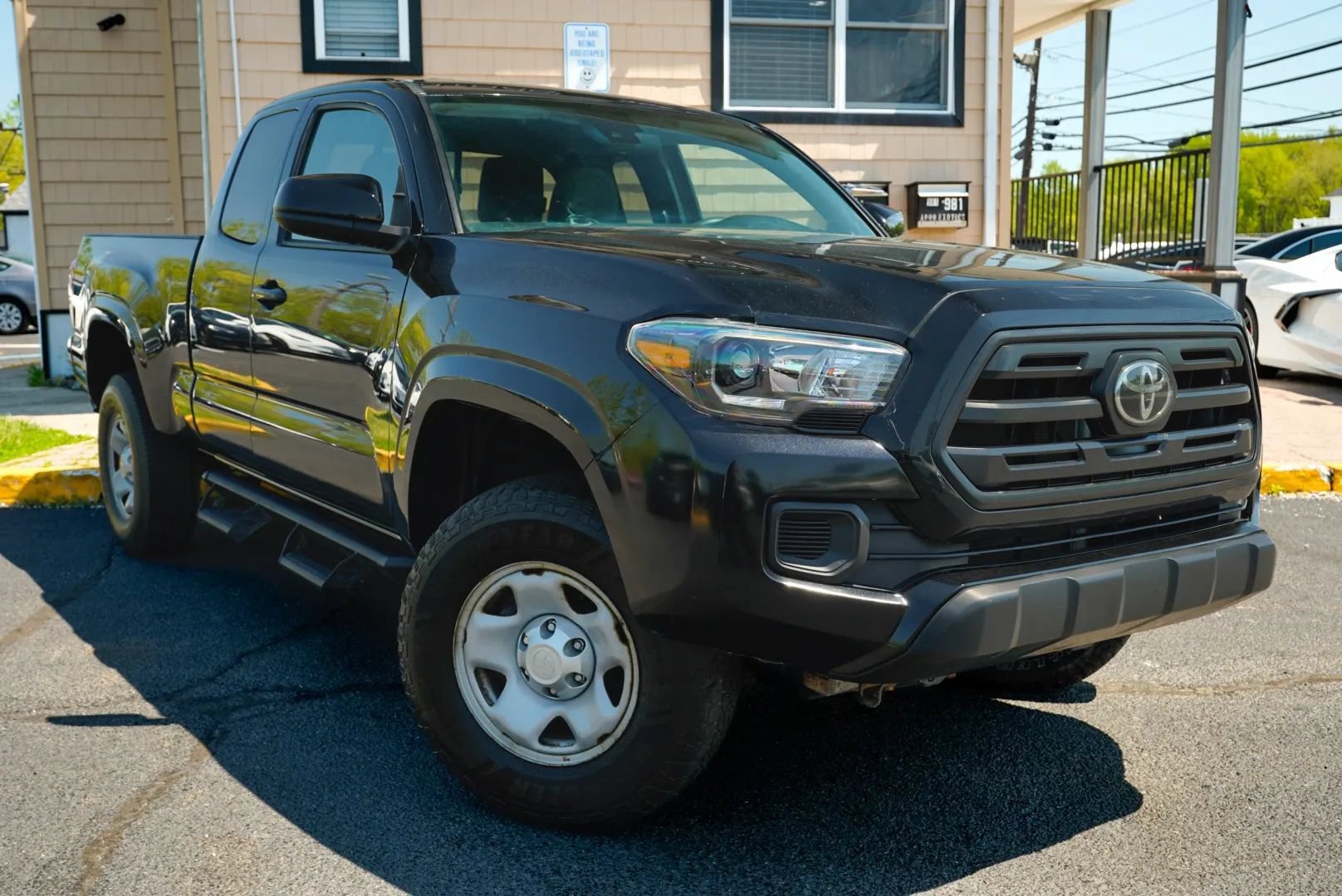 Used 2019 Toyota Tacoma SR w/ SR Convenience Package AWD/4WD image 3