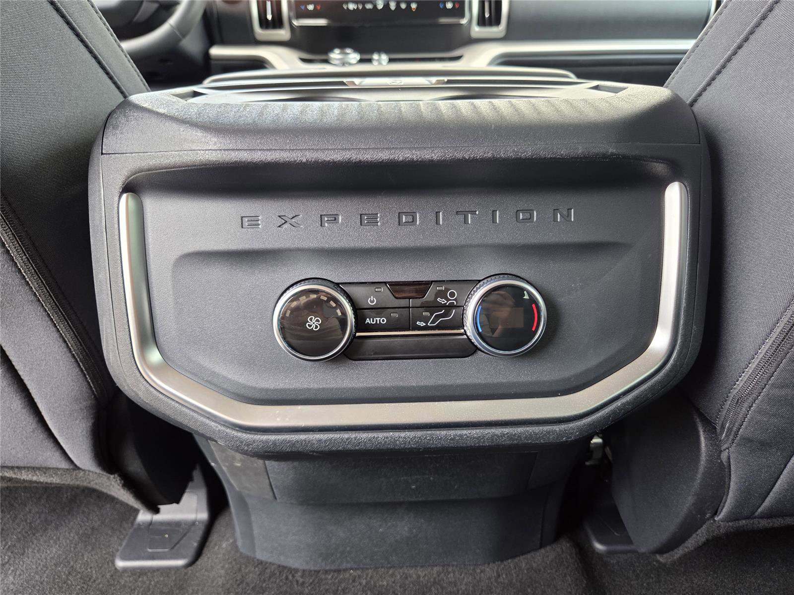 Used 2025 Ford Expedition Active RWD image 22