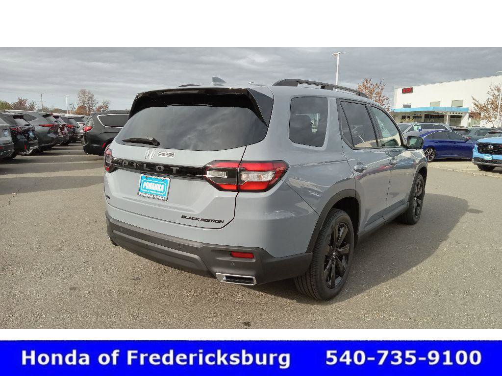 Certified 2025 Honda Pilot Black Edition image 7
