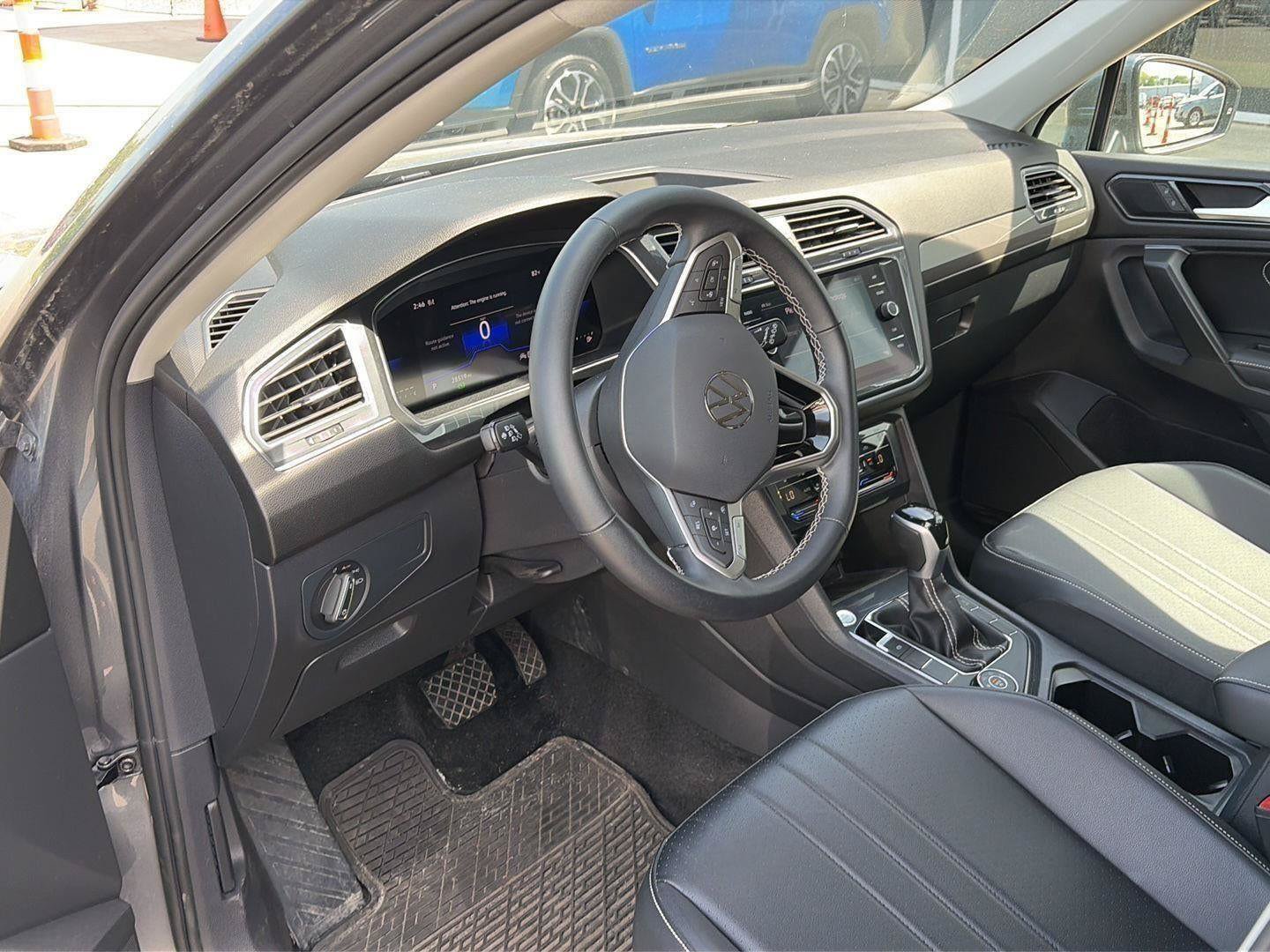 Used 2023 Volkswagen Tiguan SE AWD/4WD image 57