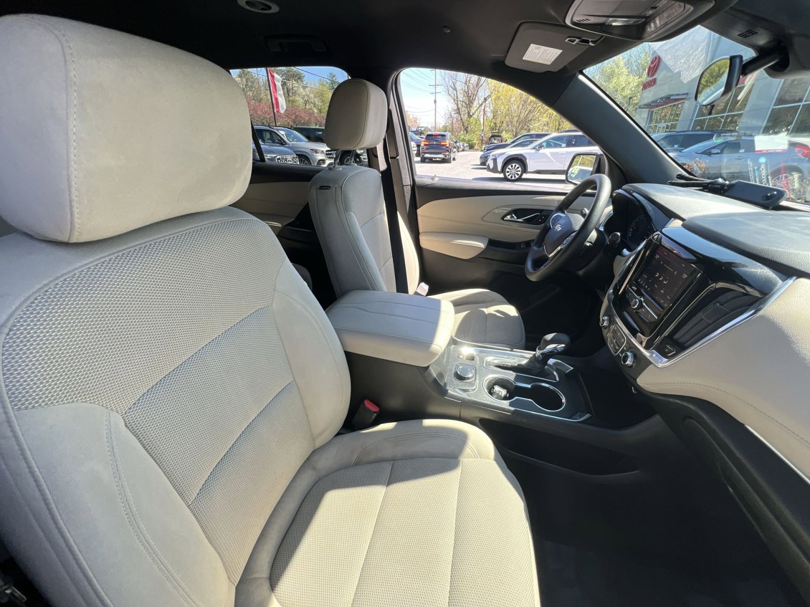 Used 2023 Chevrolet Traverse LS image 26