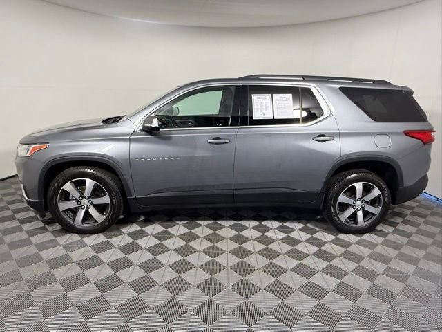 Used 2020 Chevrolet Traverse LT w/ LT Premium Package FWD image 3