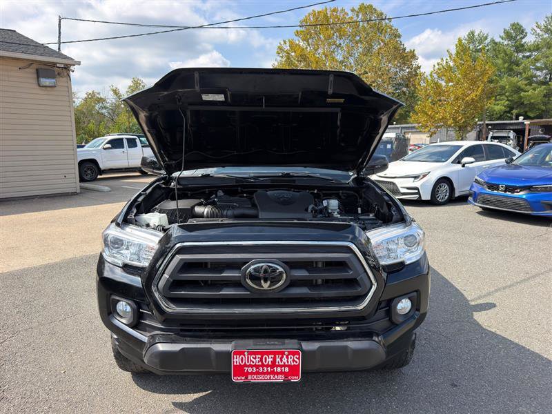Used 2023 Toyota Tacoma SR5 AWD/4WD image 8