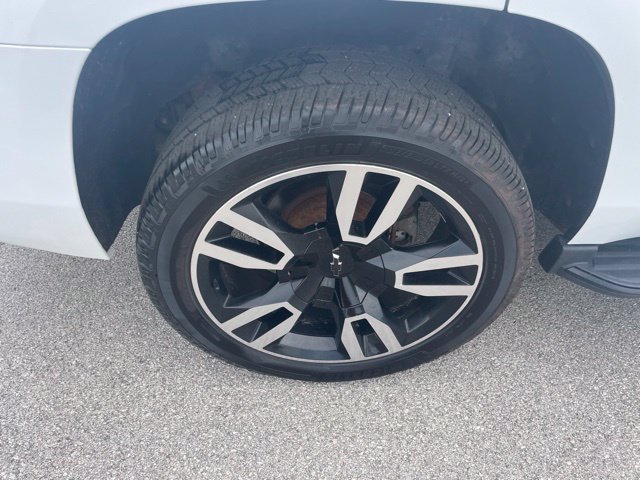Used 2018 Chevrolet Tahoe LT w/ RST Edition AWD/4WD image 17
