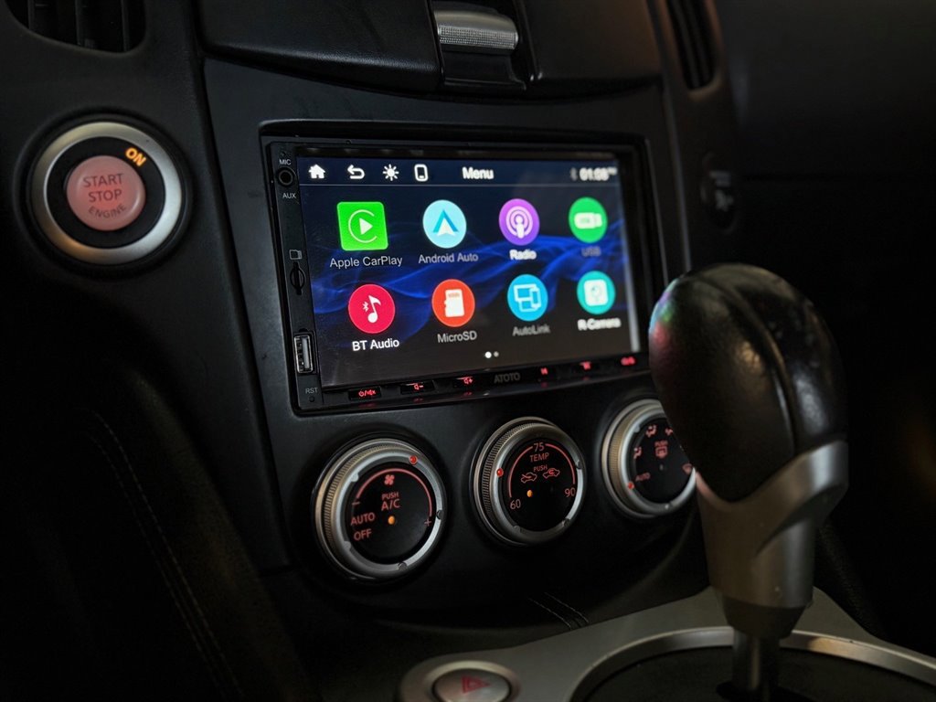 Used 2017 Nissan 370Z Sport image 18