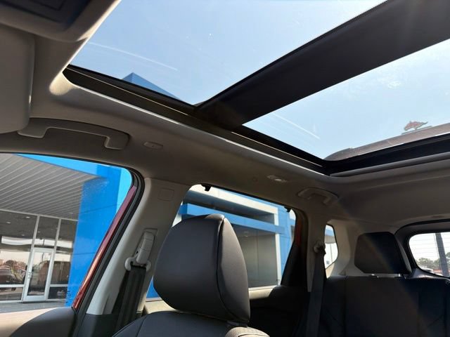 Used 2023 Nissan Rogue SV w/ SV Premium B Package FWD image 12