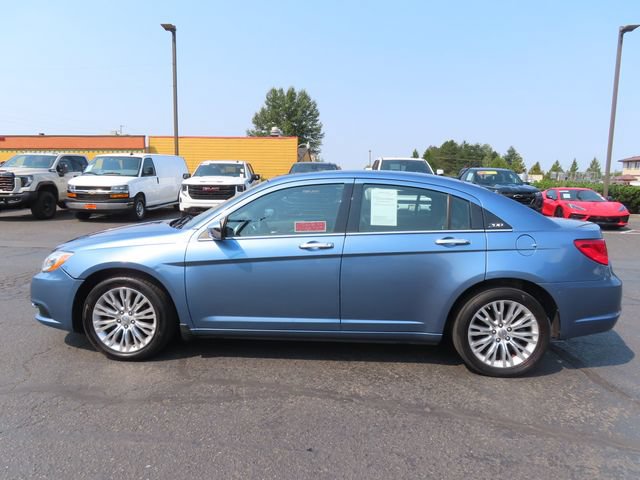 Used 2011 Chrysler 200 Limited FWD image 4